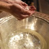 Japonia: ponad 100 dorosłych katechumenów przyjęło chrzest