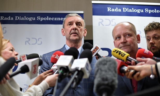 ZNP i FZZ nie wezmą udziału w obradach okrągłego stołu o oświacie