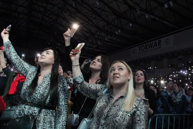 Ojciec Szustak na Torwarze. Była moc!