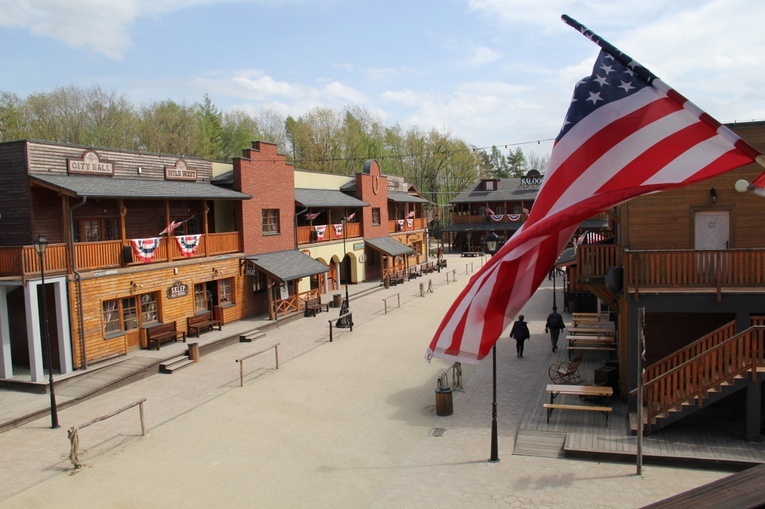 Twinpigs przed otwarciem