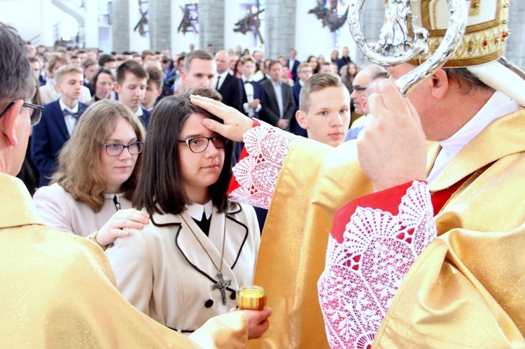 Bierzmowanie w Męcinie