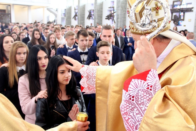 Bierzmowanie w Męcinie