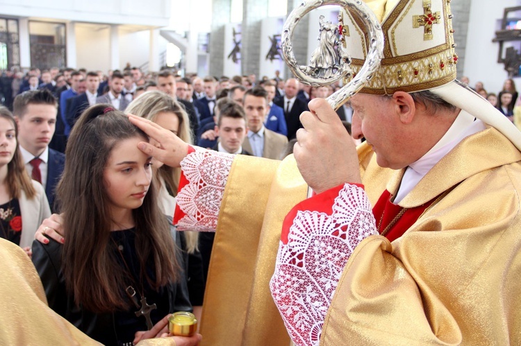 Bierzmowanie w Męcinie