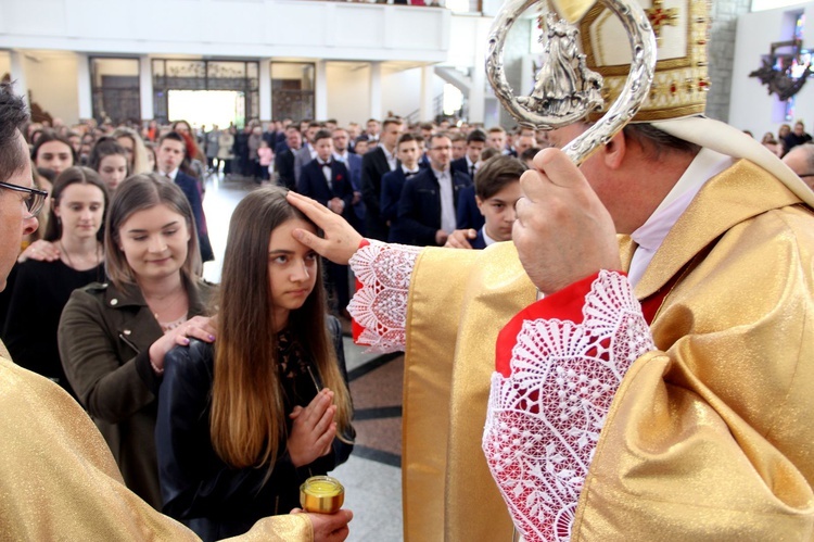 Bierzmowanie w Męcinie