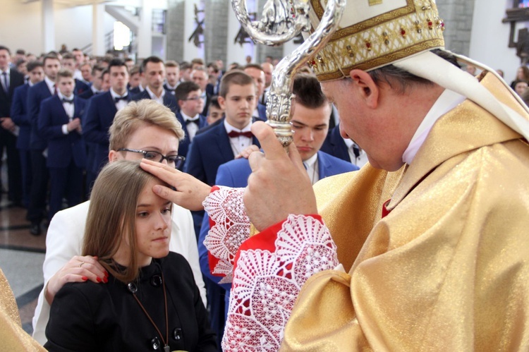 Bierzmowanie w Męcinie