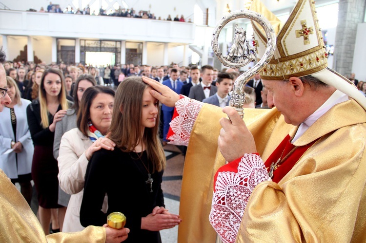 Bierzmowanie w Męcinie