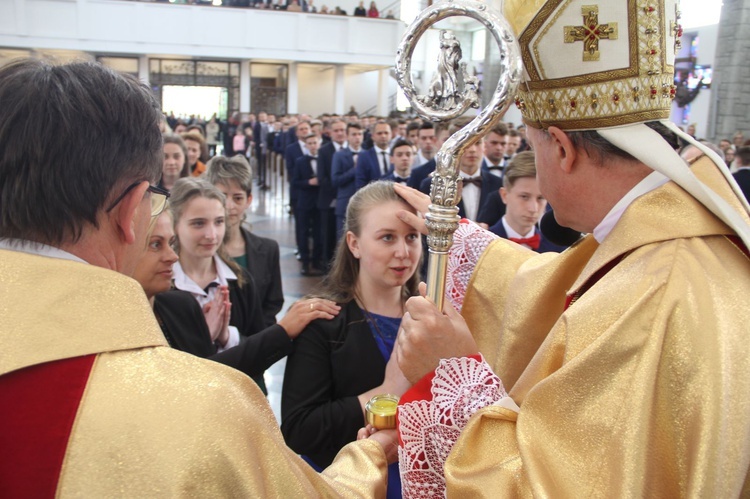 Bierzmowanie w Męcinie