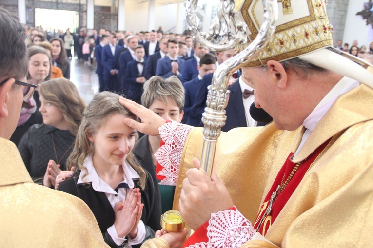 Bierzmowanie w Męcinie