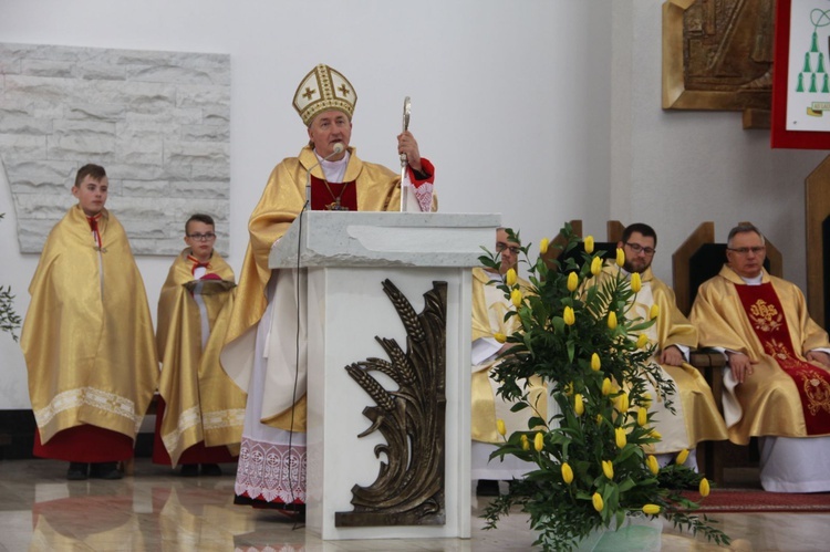 Bierzmowanie w Męcinie