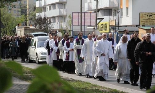 Kard. Nycz na pogrzebie śp. Marka Tarnowskiego: Nie wolno sakralizować zła