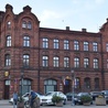 Urząd Miasta mieści się w zabytkowym budynku powstałym ok. 1910 roku.