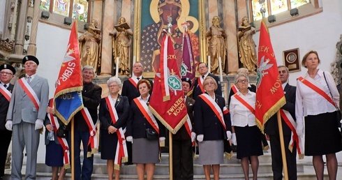 Pozbawieni byli nawet rozpaczy, bo zamarzały im twarze