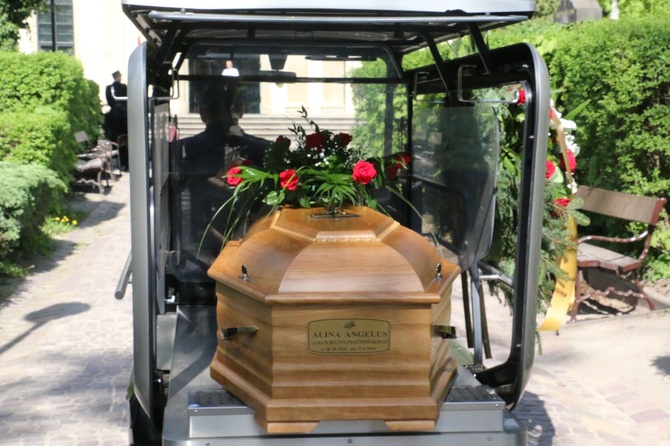 Pogrzeb Aliny Angelusowej, córki twórcy kawalerii legionowej