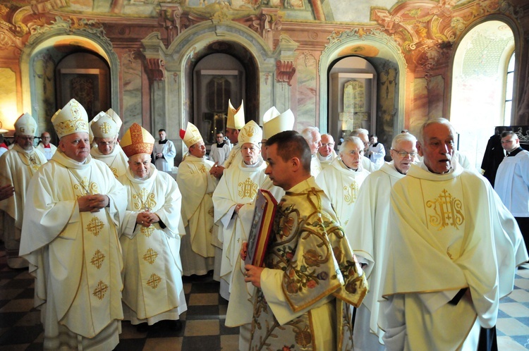 Diamentowy jubileusz święceń kapłańskich bp. Ryszarda Karpińskiego