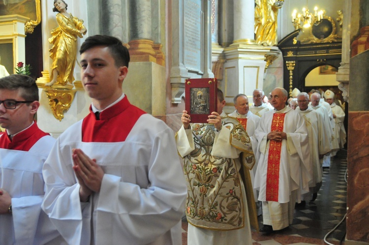 Diamentowy jubileusz święceń kapłańskich bp. Ryszarda Karpińskiego