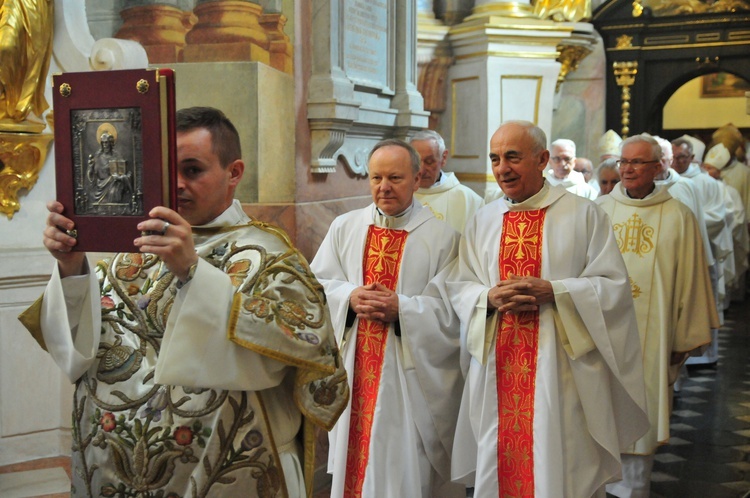 Diamentowy jubileusz święceń kapłańskich bp. Ryszarda Karpińskiego