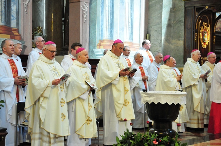 Diamentowy jubileusz święceń kapłańskich bp. Ryszarda Karpińskiego