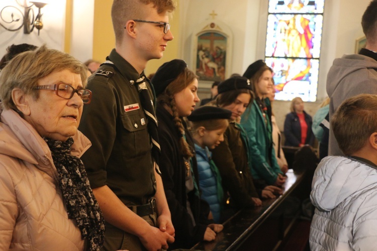 Wręczenie relikwii św. Jana Pawła II harcerzom Chorągwi Dolnośląskiej ZHR