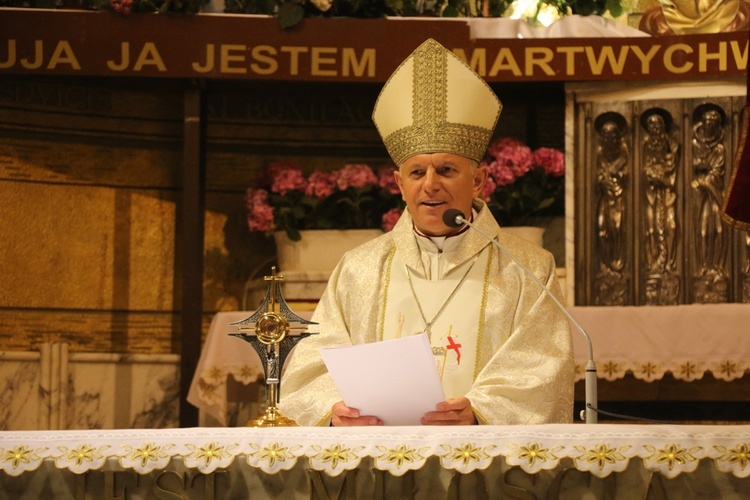 Wręczenie relikwii św. Jana Pawła II harcerzom Chorągwi Dolnośląskiej ZHR