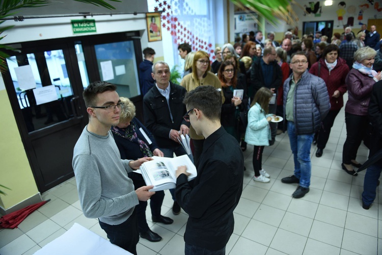 Promocja monografii o Mikołajowicach  