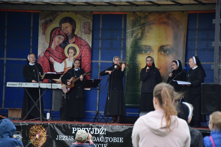 Pielgrzymka z Roszkowej Woli do Żdżar