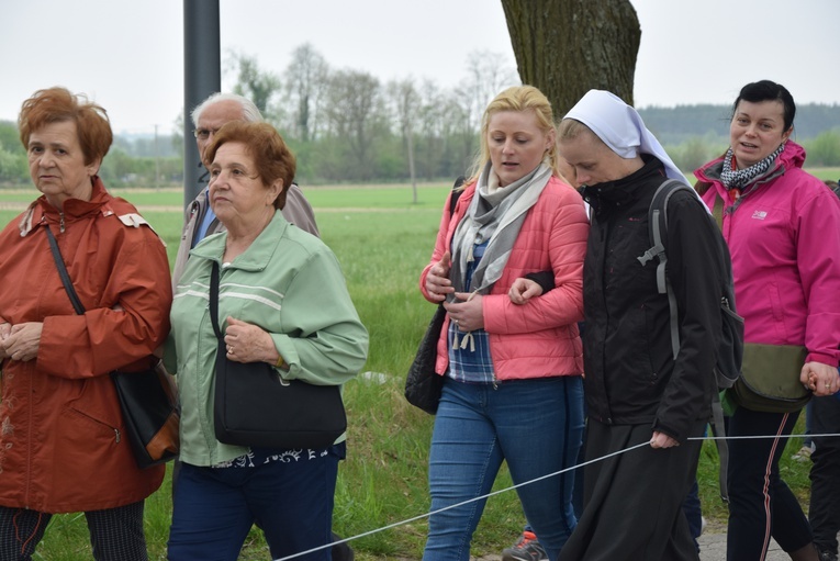 Pielgrzymka z Roszkowej Woli do Żdżar