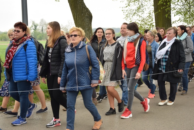 Pielgrzymka z Roszkowej Woli do Żdżar