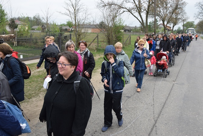 Pielgrzymka z Roszkowej Woli do Żdżar