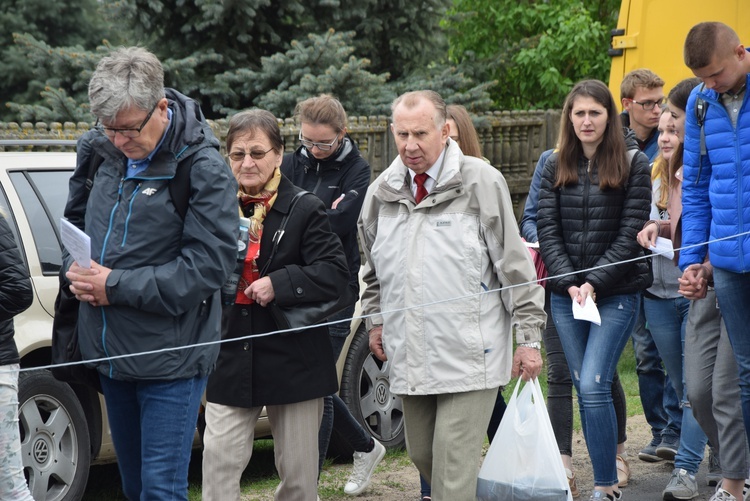 Pielgrzymka z Roszkowej Woli do Żdżar