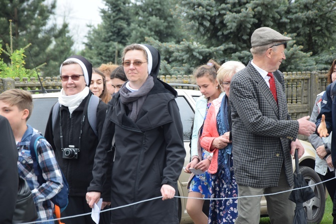 Pielgrzymka z Roszkowej Woli do Żdżar