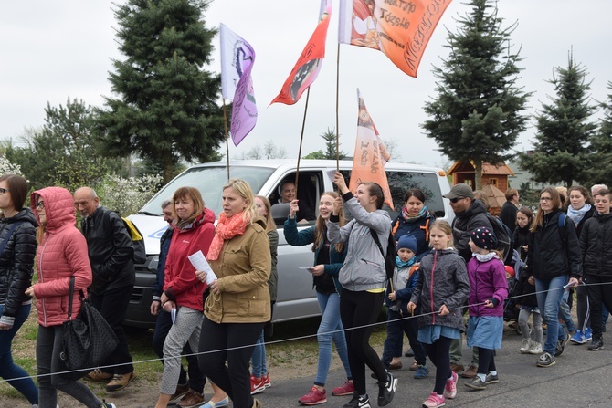 Pielgrzymka z Roszkowej Woli do Żdżar