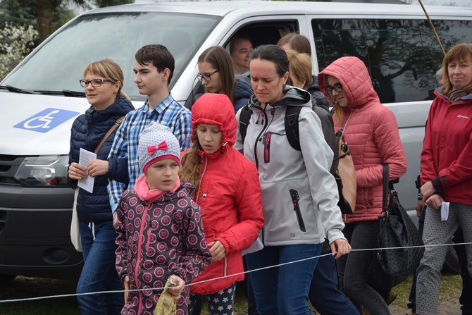 Pielgrzymka z Roszkowej Woli do Żdżar