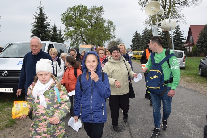 Pielgrzymka z Roszkowej Woli do Żdżar