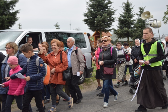 Pielgrzymka z Roszkowej Woli do Żdżar