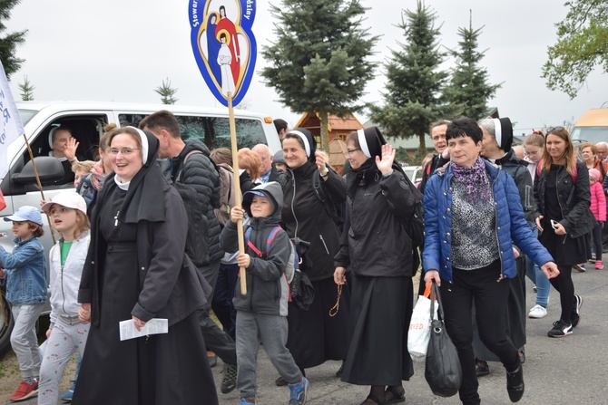 Pielgrzymka z Roszkowej Woli do Żdżar