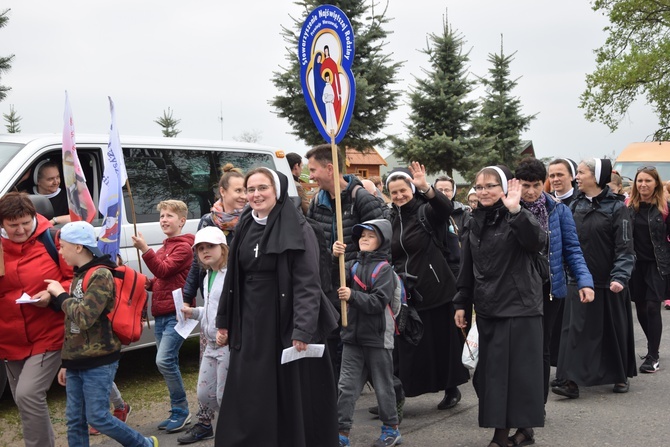 Pielgrzymka z Roszkowej Woli do Żdżar