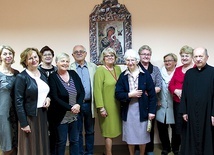 ▲	Wolontariuszom pomaga patronka parafii Matka Boża Nieustającej Pomocy.