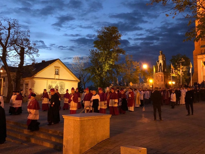 Bp Ignacy Dec doceniony na uroczystościach odpustowych w Gnieźnie