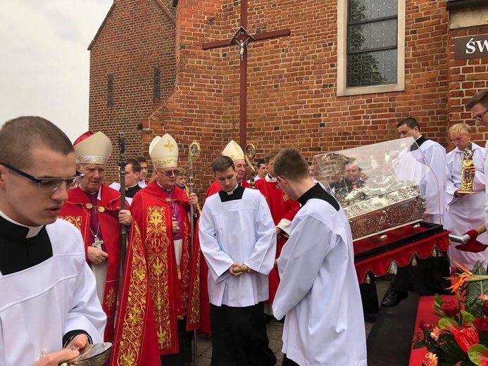 Bp Ignacy Dec doceniony na uroczystościach odpustowych w Gnieźnie
