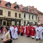 Bp Ignacy Dec doceniony na uroczystościach odpustowych w Gnieźnie