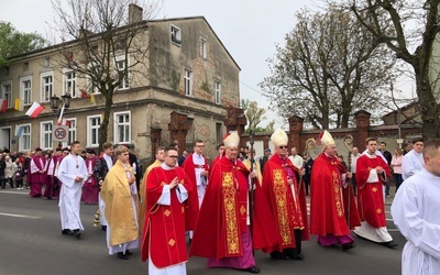 Bp Ignacy Dec doceniony na uroczystościach odpustowych w Gnieźnie