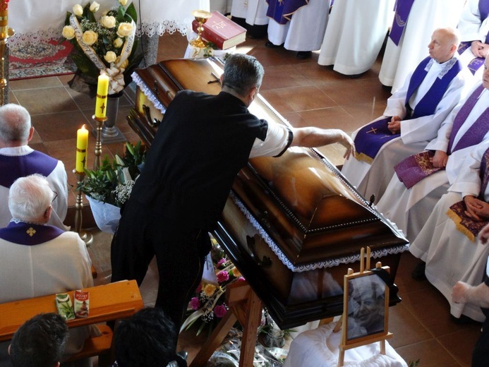 Ostatnie pożegnanie śp. ks. Jana Zycha