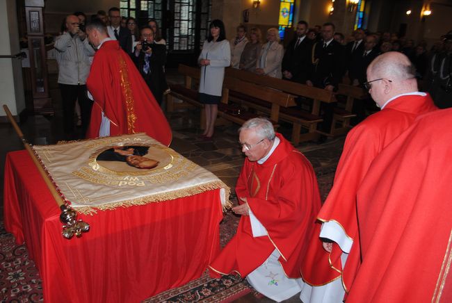 Poświęcenie sztandaru w Kłyżowie