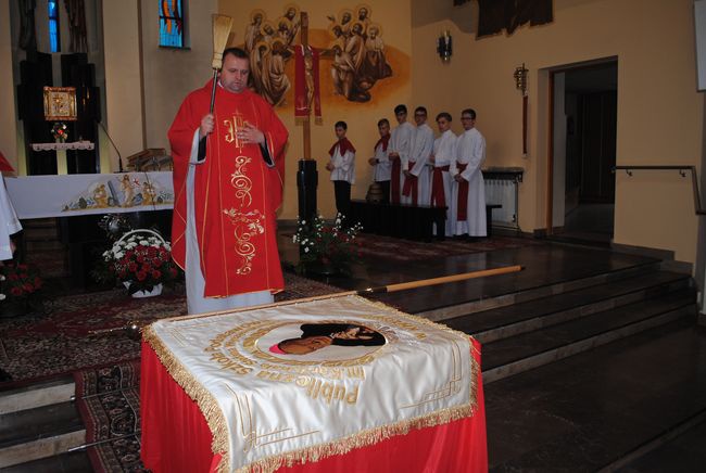 Poświęcenie sztandaru w Kłyżowie