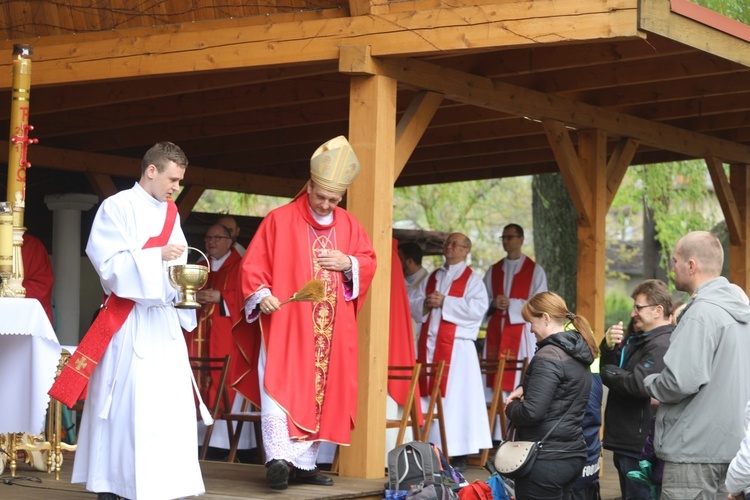 Msza Święta na rozpoczęcie 7. pielgrzymki z Hałcnowa do Łagiewnik - 2019