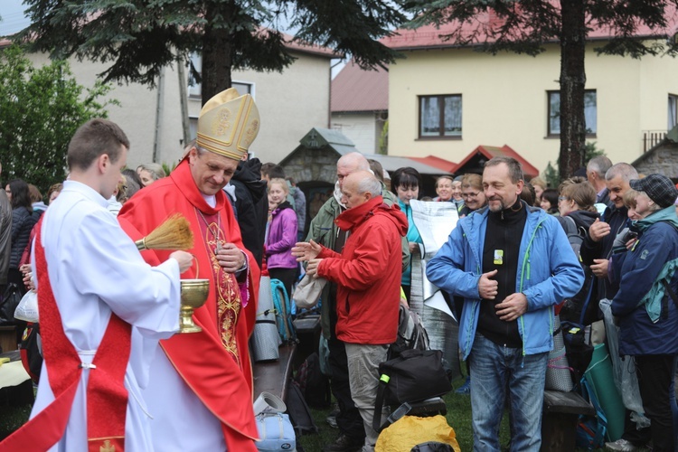 Msza Święta na rozpoczęcie 7. pielgrzymki z Hałcnowa do Łagiewnik - 2019