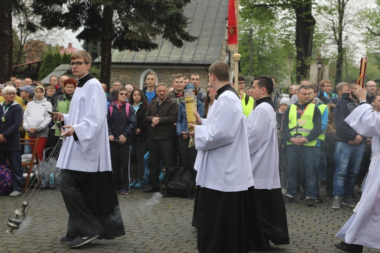 Msza Święta na rozpoczęcie 7. pielgrzymki z Hałcnowa do Łagiewnik - 2019