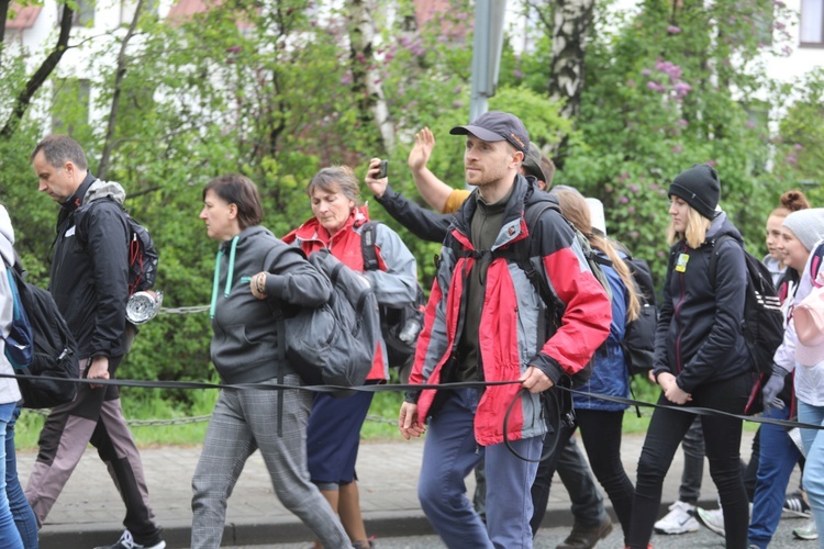 7. pielgrzymka z Hałcnowa wyrusza do Łagiewnik, cz. 1 - 2019