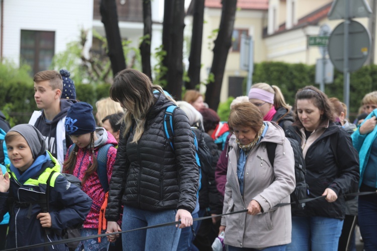 7. pielgrzymka z Hałcnowa wyrusza do Łagiewnik, cz. 1 - 2019