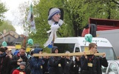 7. pielgrzymka z Hałcnowa wyrusza do Łagiewnik. cz. 2 - 2019